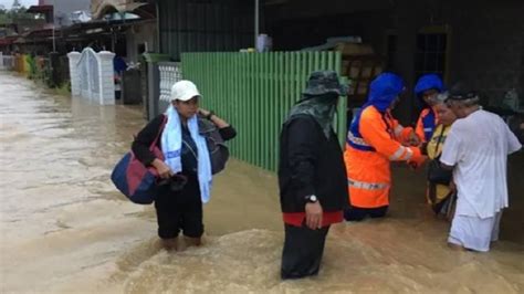 21.co.uk channel 5|Japan: Nearly 4,000 people found more than month after dying.